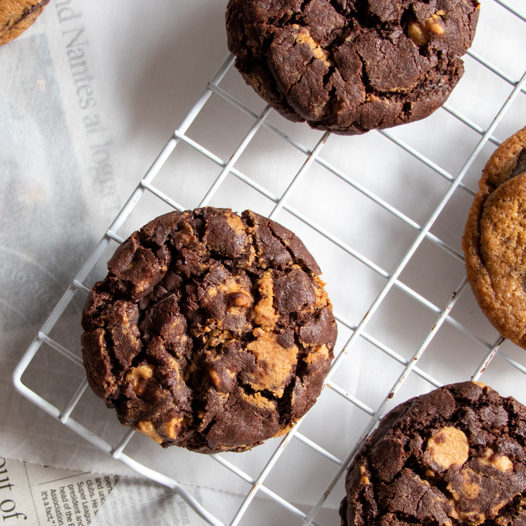 Freshly baked Dohful cookies cooling on a wire rack